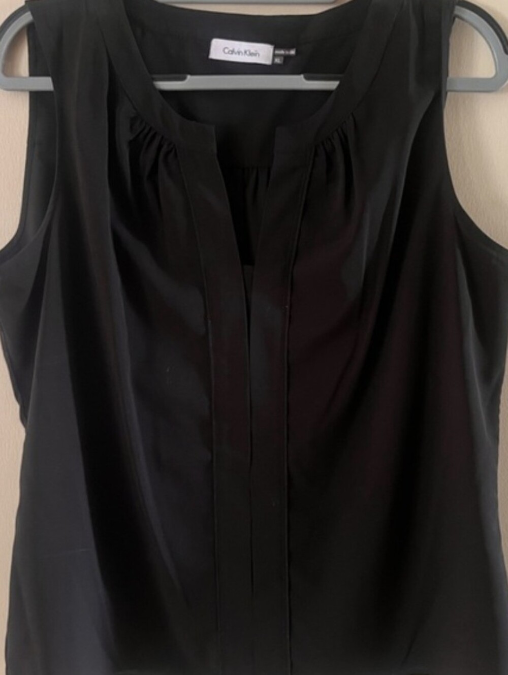 Calvin Klein Sleeveless Pleat-Front Women's Top